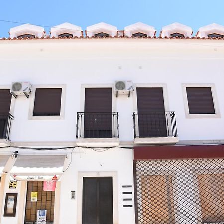Flor Da Primavera - Residencial E Apartamentos 阿赞布雅 外观 照片